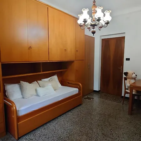 Apartment Veloso *